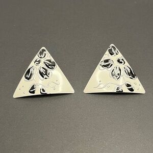 Vintage Enamel Post Earrings White Black Silver Flower Design Light Weight